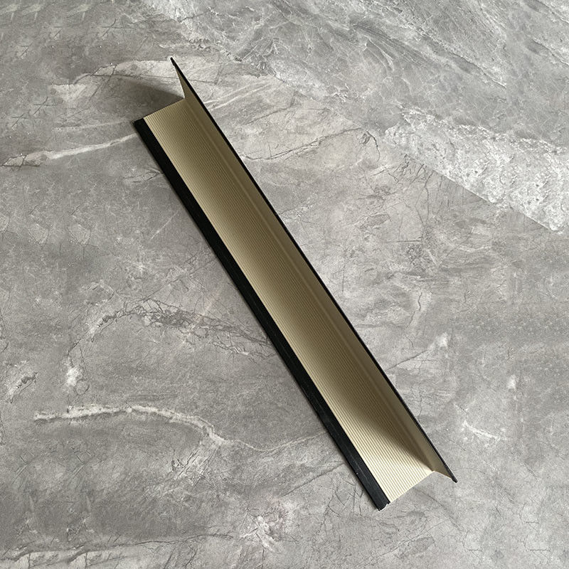 UV Dayanımlı İç Köşe Duvar Döşeme Duvar Köşe Koruyucu PVC 50 * 50mm