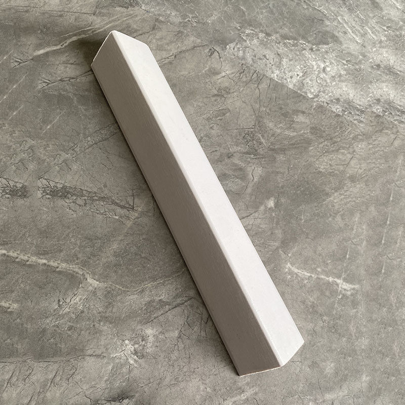 Kurulumu Kolay Pürüzsüz Yüzeyli Duvar PVC Köşe Koruyucular 55 * 55mm